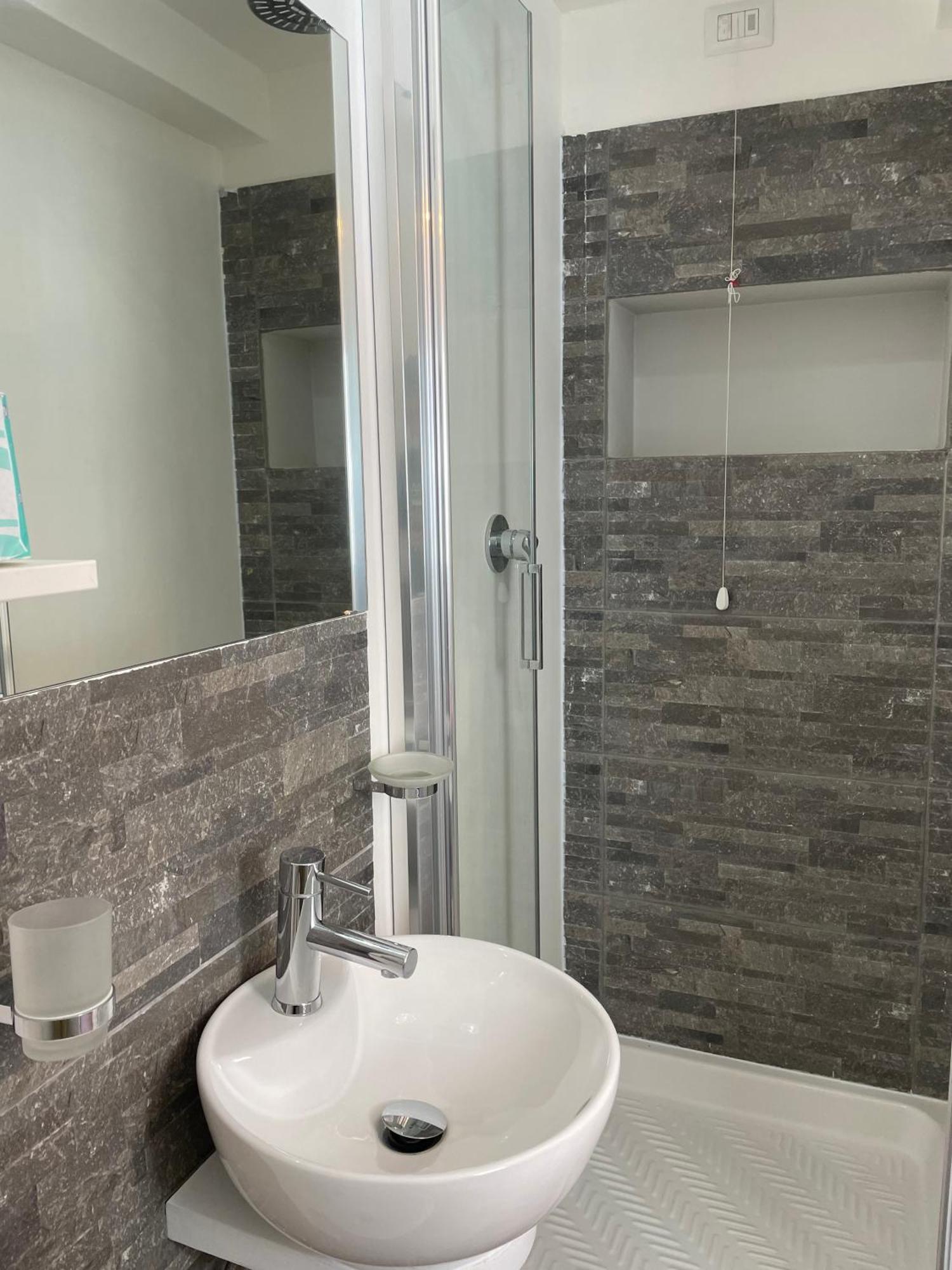 Seven Boutique Hotel Сестри Леванте Стая снимка