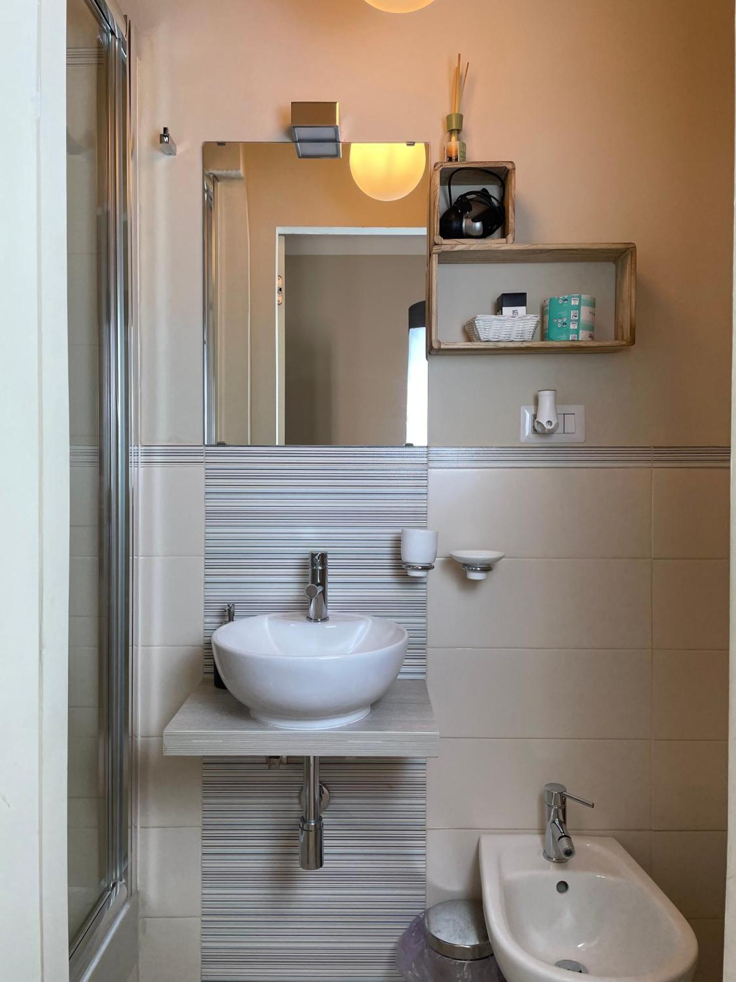 Seven Boutique Hotel Сестри Леванте Стая снимка